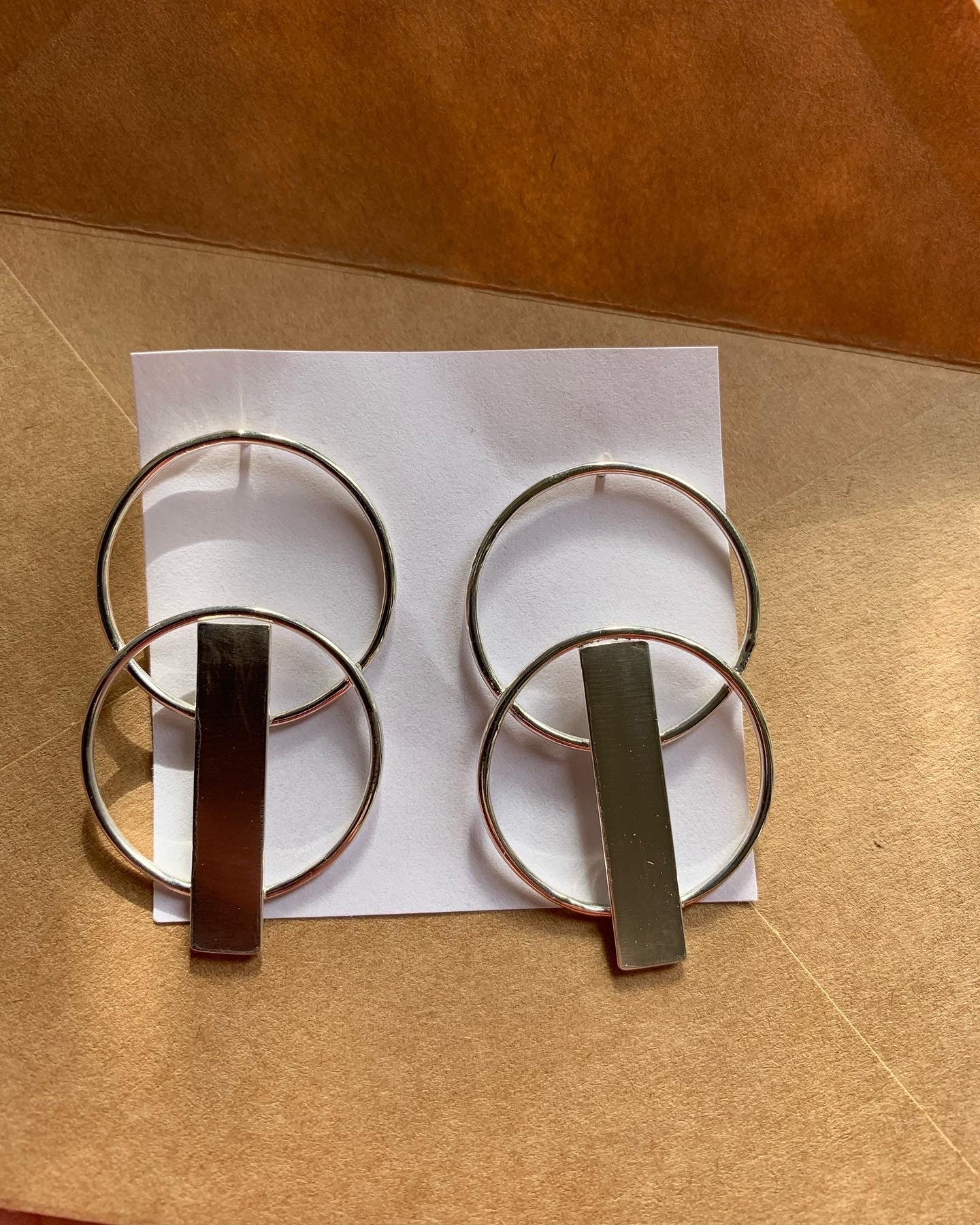 Double Circle With Bar Studs